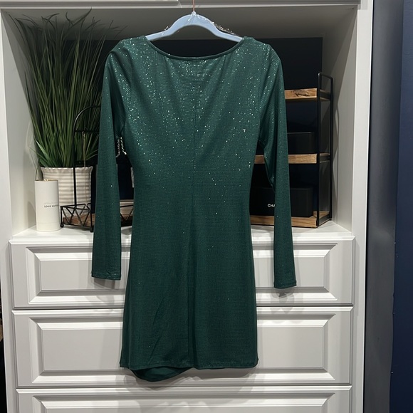 Xtraordinary Junior dress Large Green Long Sleeve Glitter Faux Wrap Mini Dress - Picture 7 of 8